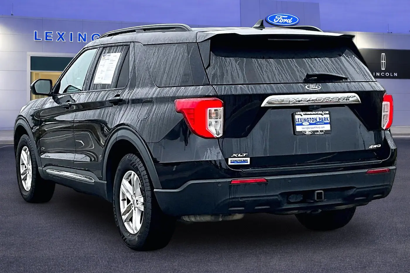 2022 Ford Explorer - $25,999