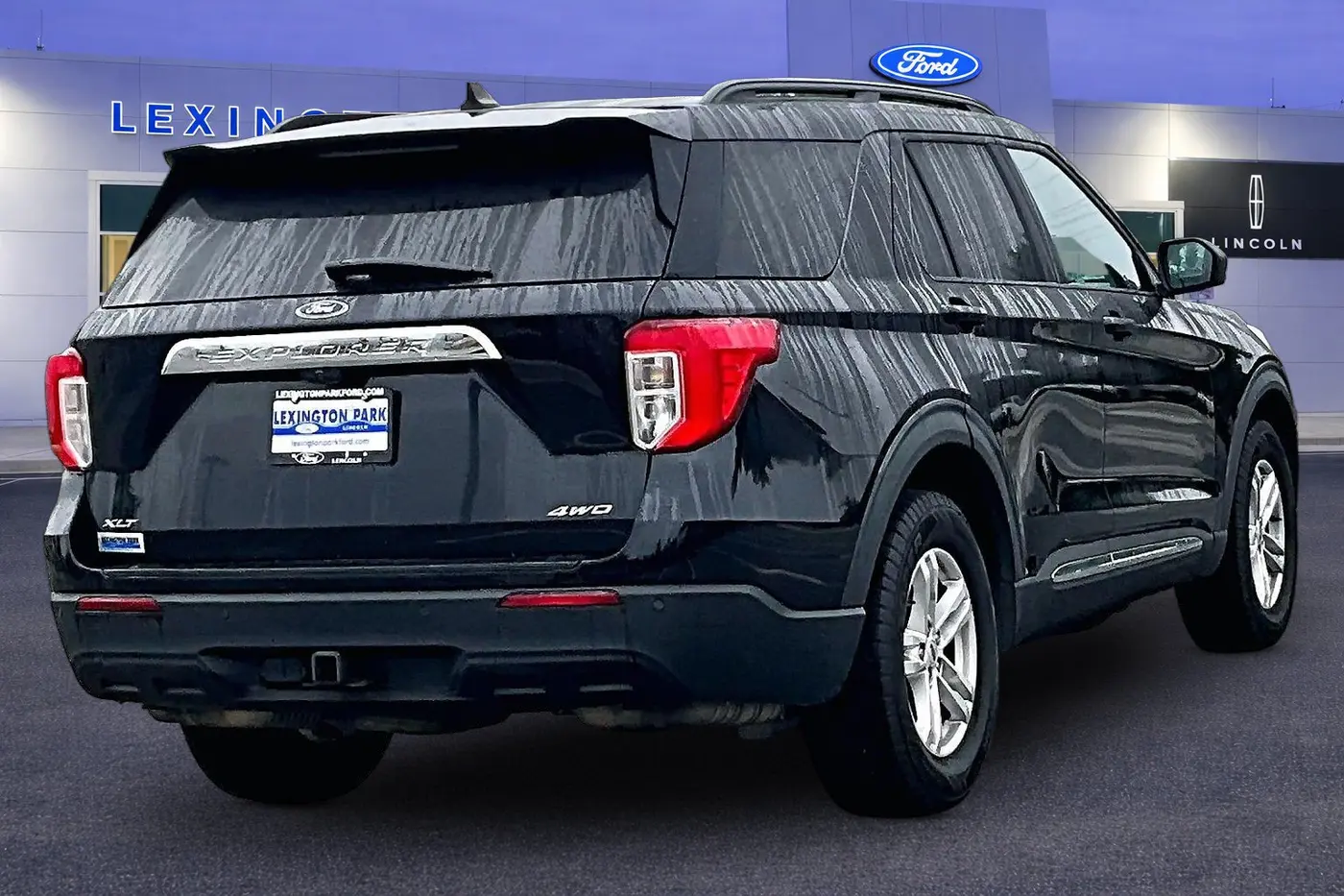 2022 Ford Explorer - $25,999