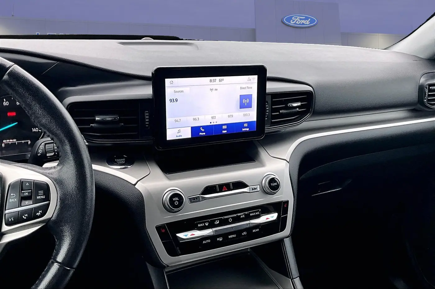 2022 Ford Explorer - $25,999