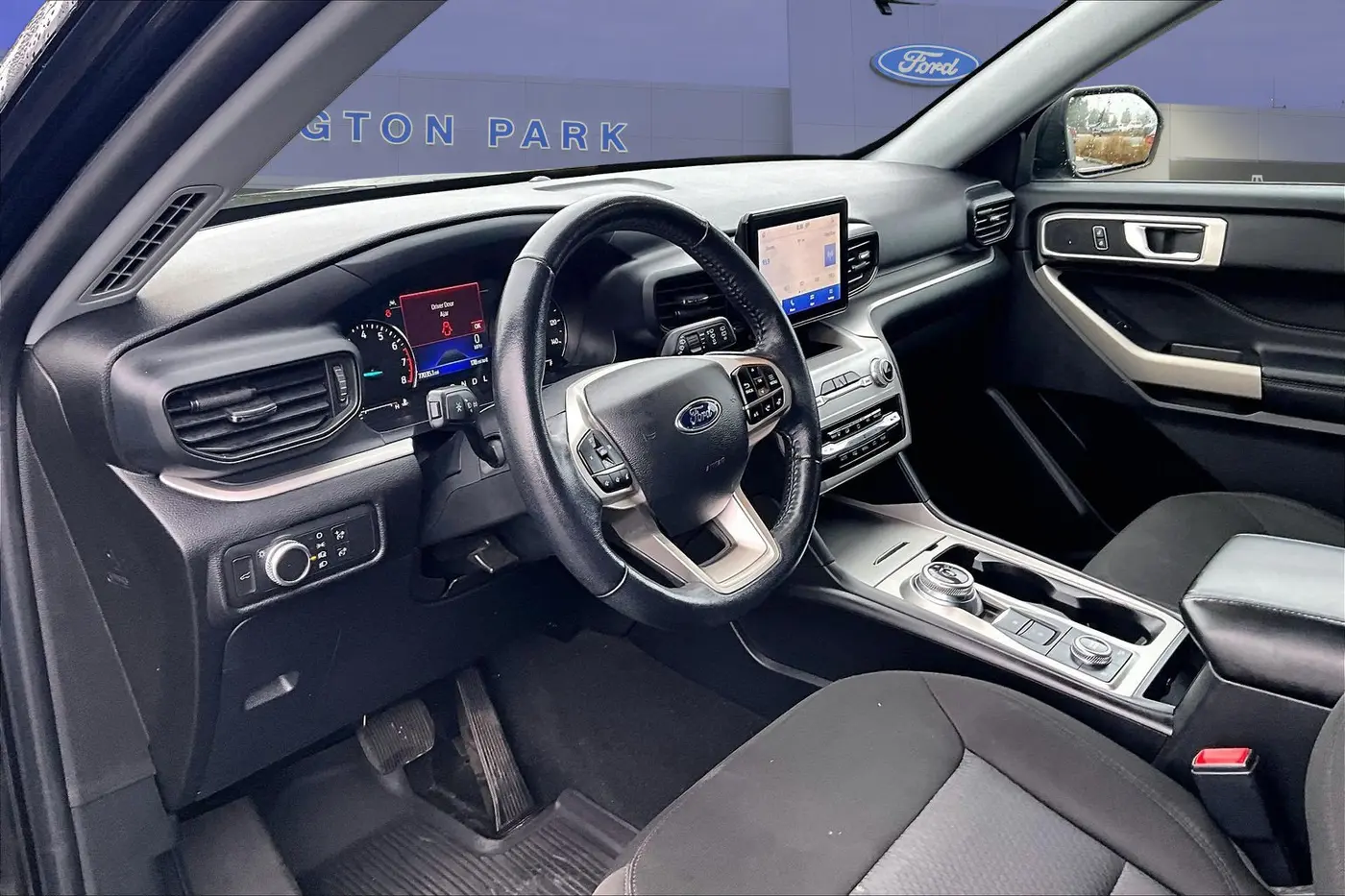 2022 Ford Explorer - $25,999