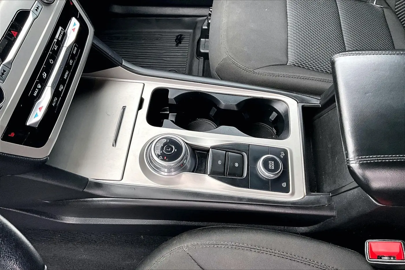2022 Ford Explorer - $25,999