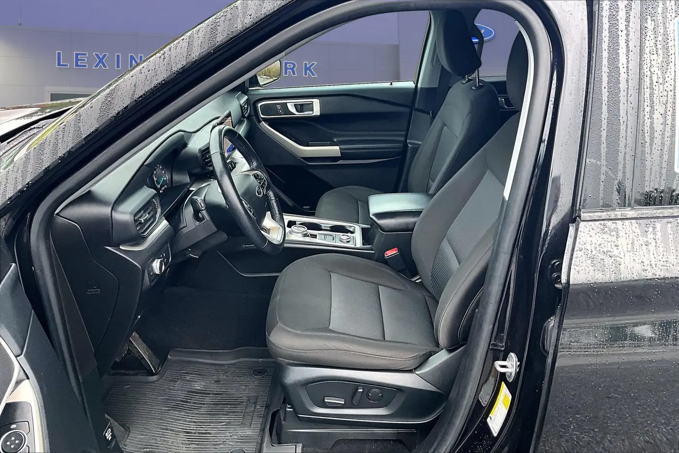 2022 Ford Explorer - $25,999