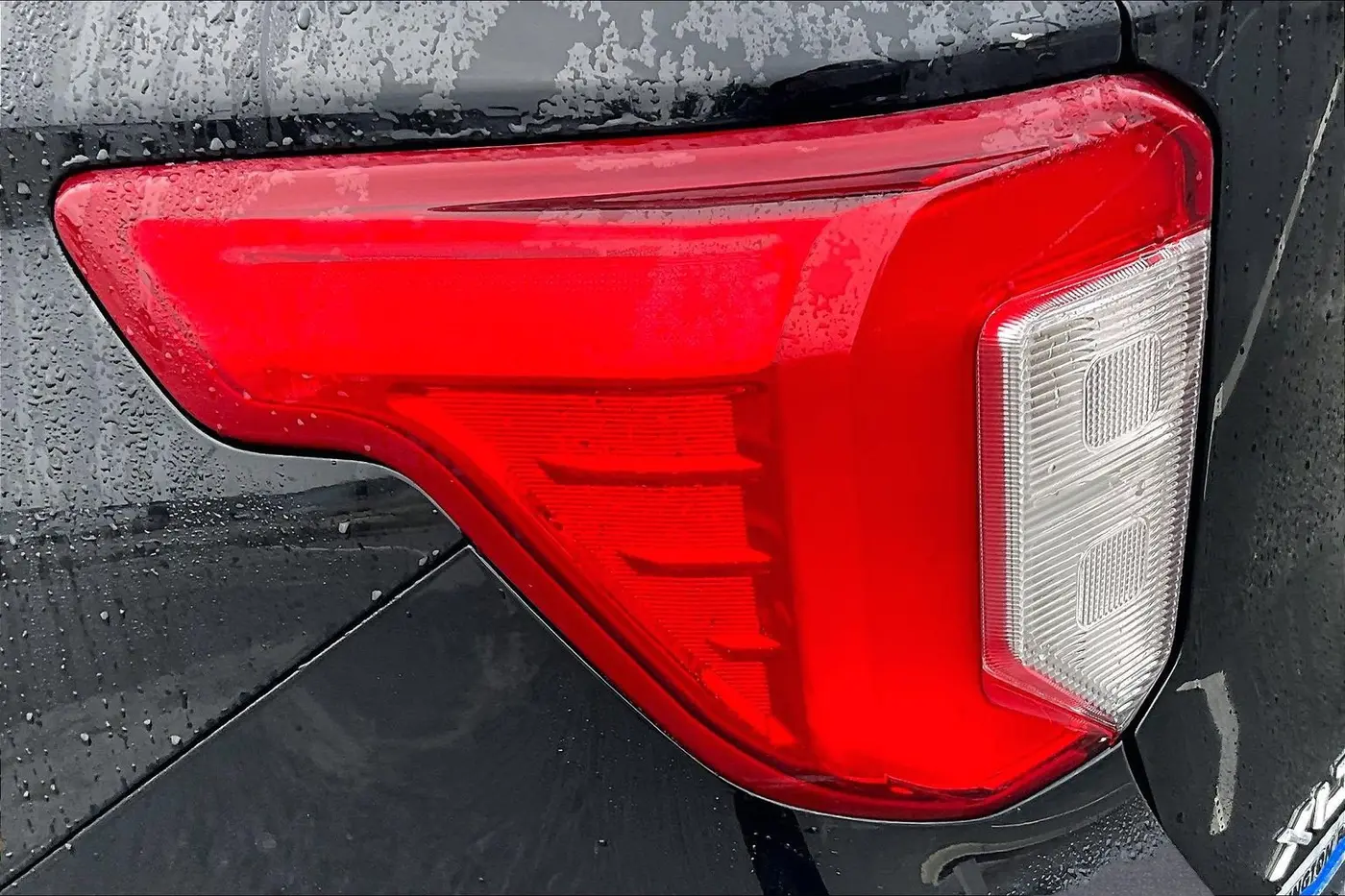 2022 Ford Explorer - $25,999