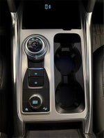 2022 Explorer Thumbnail 24