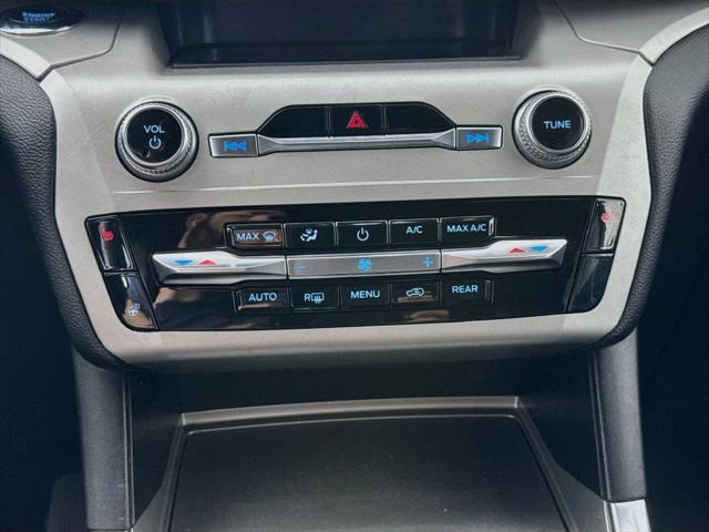 2023 Ford Explorer - $33,499