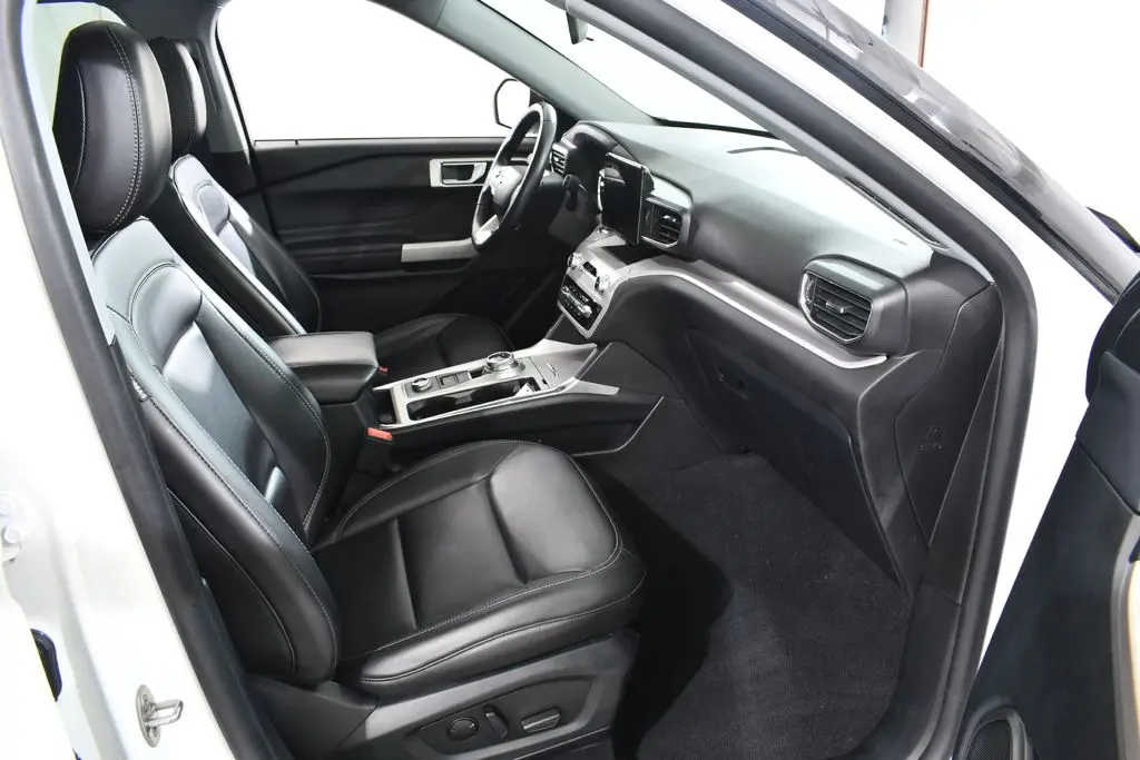 2023 Ford Explorer - $30,255