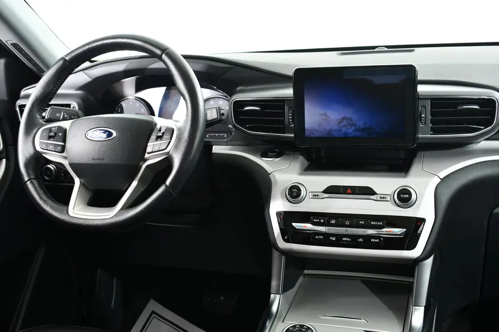 2023 Ford Explorer - $29,555