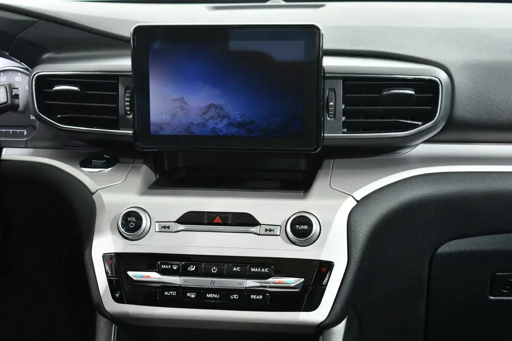 2023 Ford Explorer - $29,555