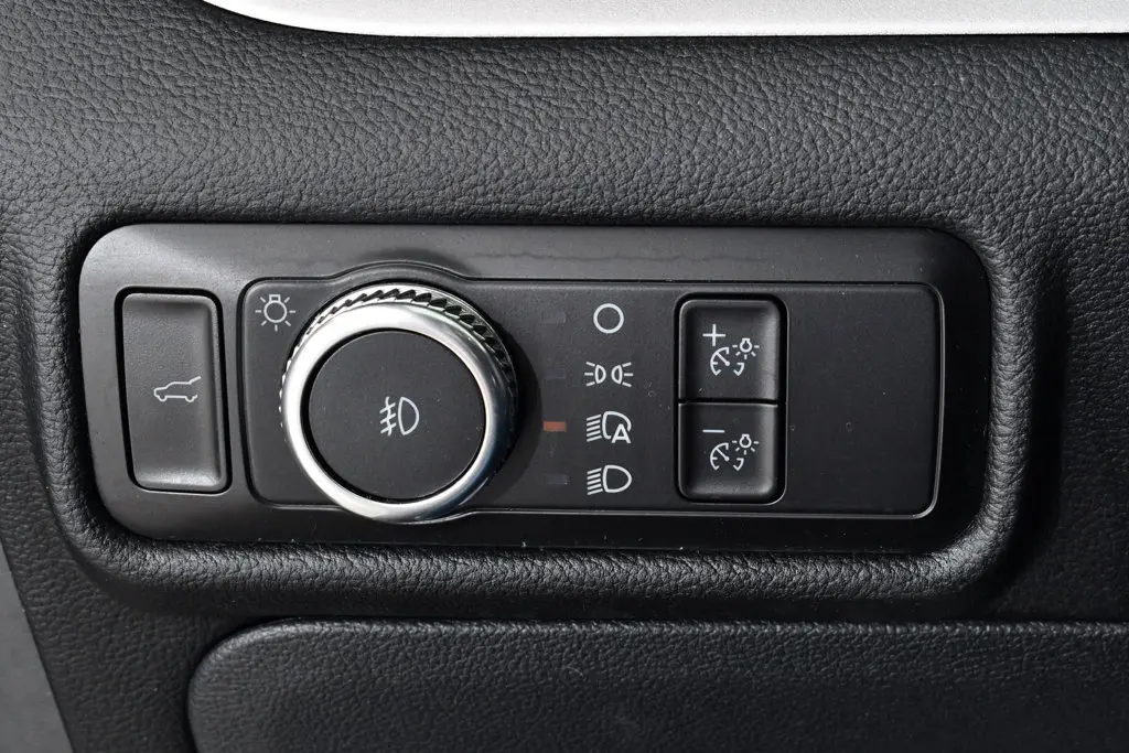 2023 Ford Explorer - $29,555
