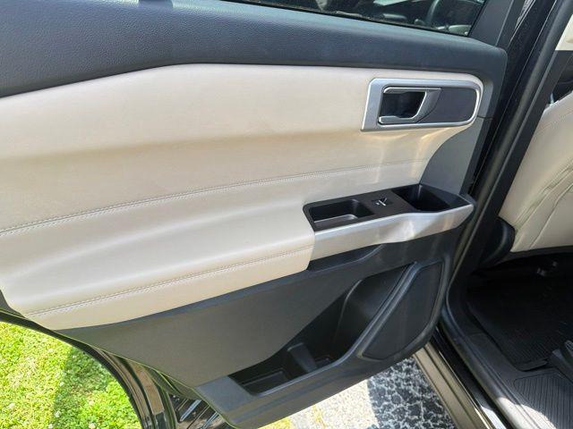 2023 Ford Explorer - $29,300