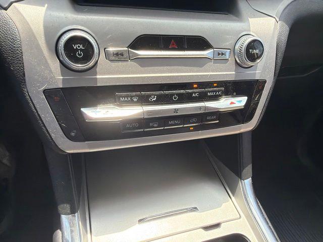 2023 Ford Explorer - $29,300