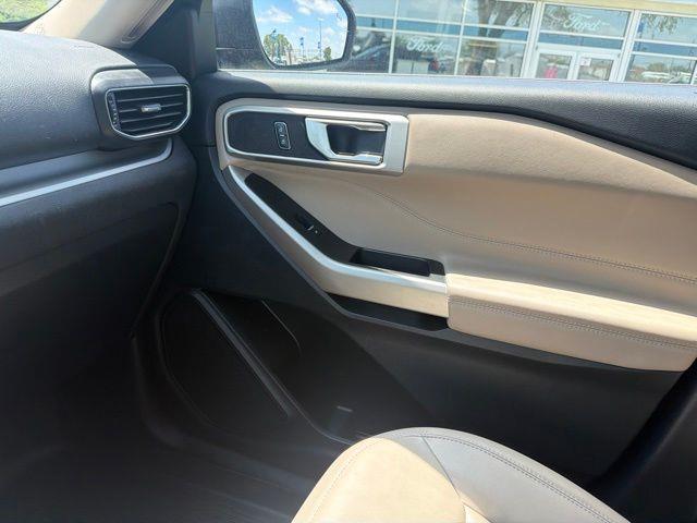 2023 Ford Explorer - $29,300