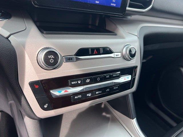 2023 Ford Explorer - $26,942