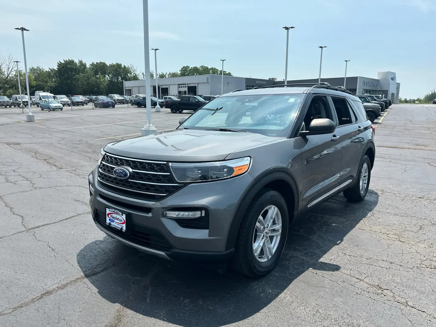 2023 Ford Explorer - $28,990