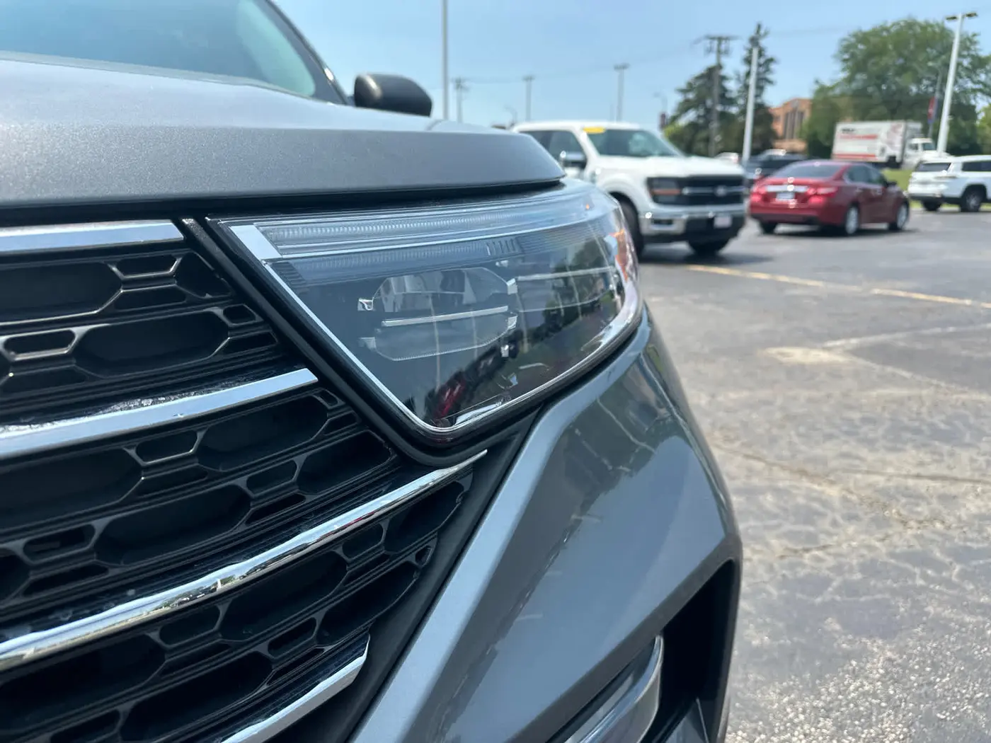 2023 Ford Explorer - $28,990