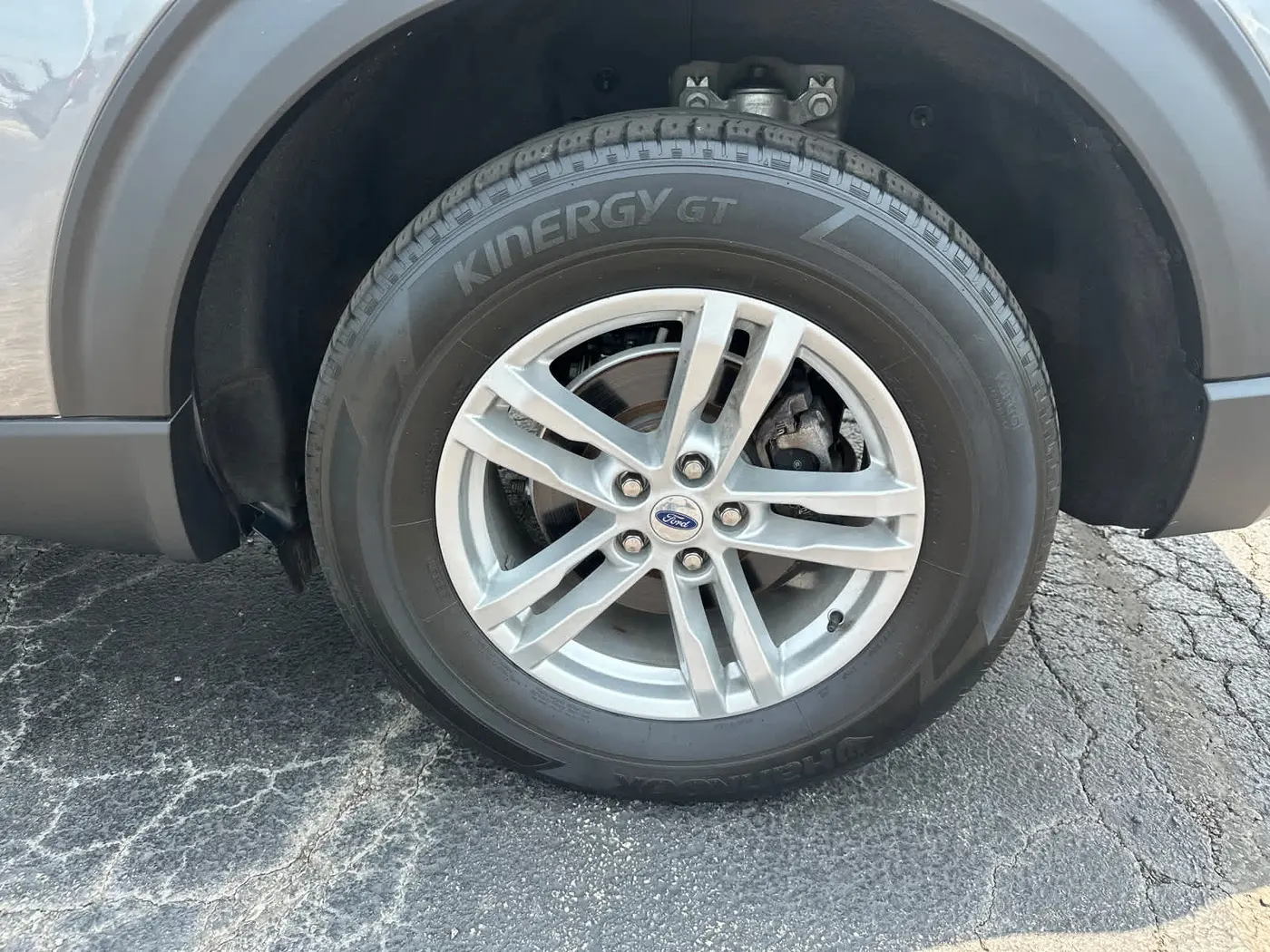 2023 Ford Explorer - $28,990