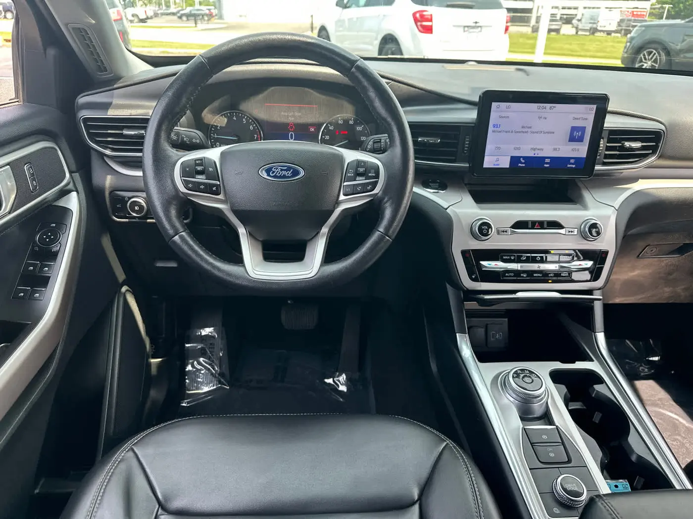 2023 Ford Explorer - $28,990