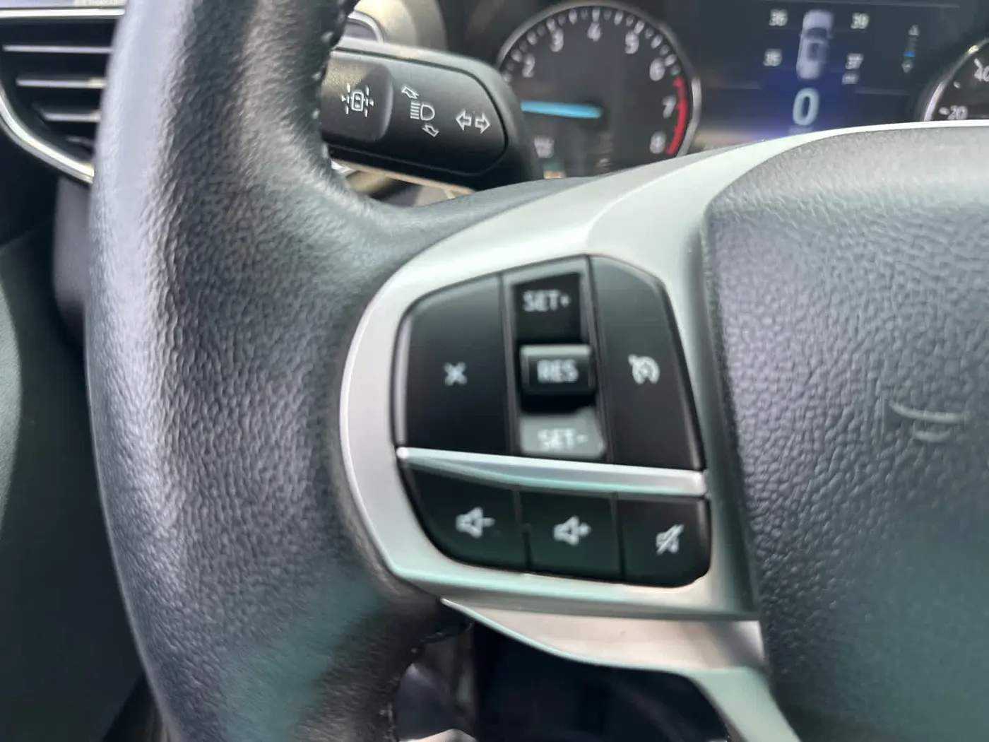 2023 Ford Explorer - $28,990