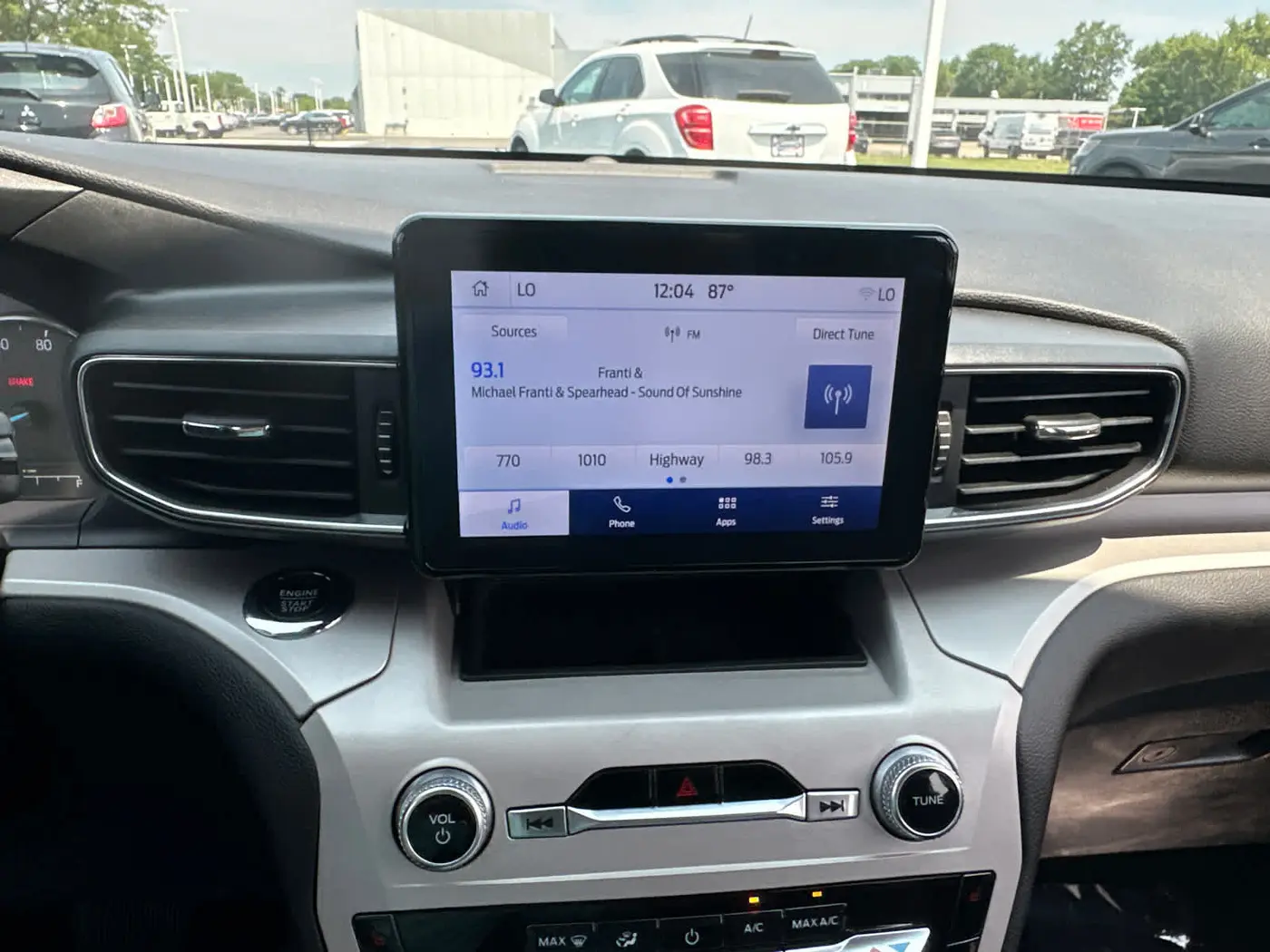 2023 Ford Explorer - $28,990