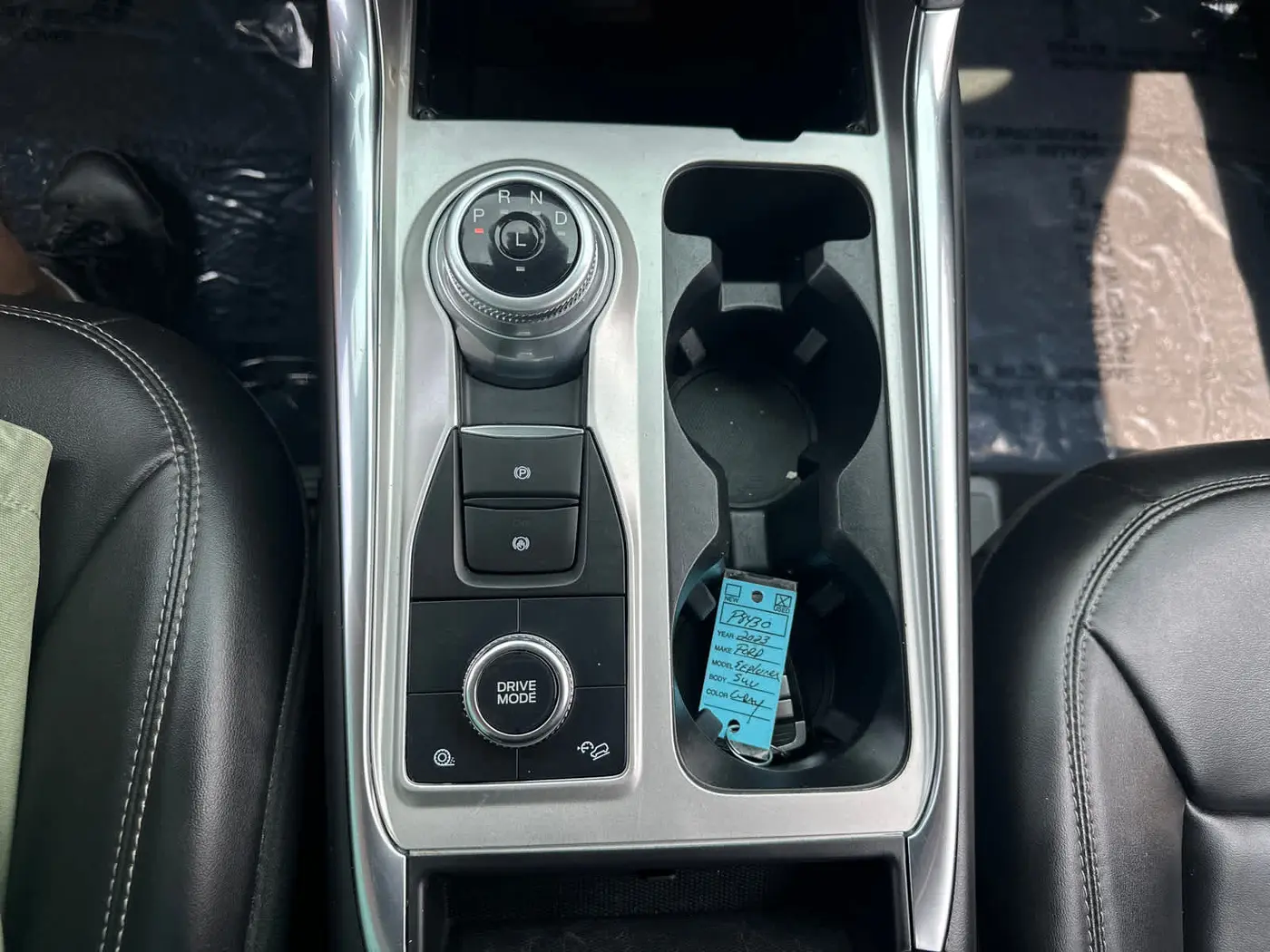 2023 Ford Explorer - $28,990