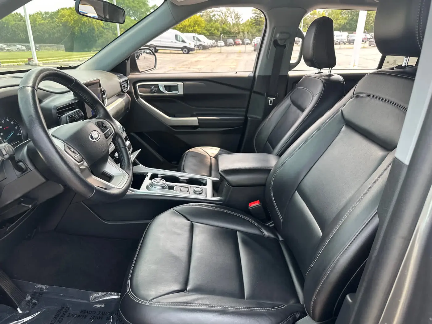 2023 Ford Explorer - $28,990