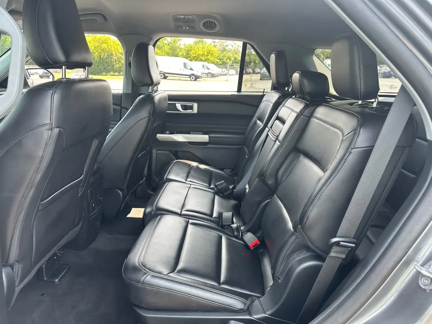 2023 Ford Explorer - $28,990