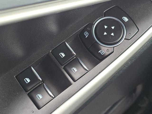 2023 Ford Explorer - $30,508