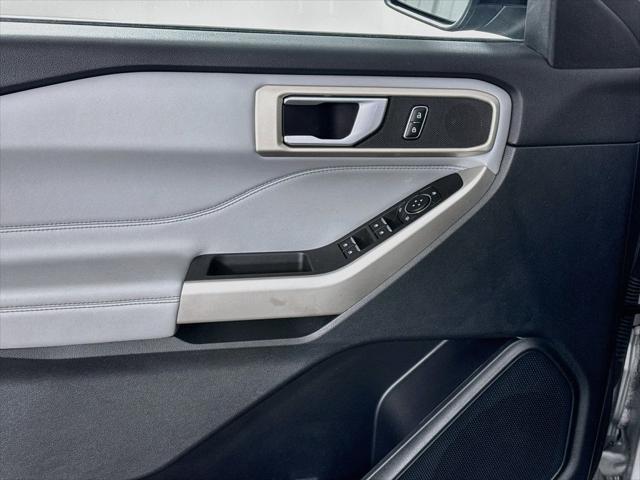 2023 Ford Explorer - $32,999