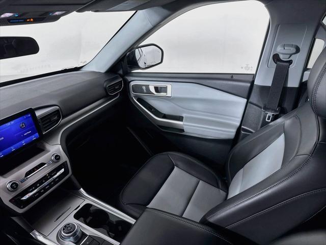2023 Ford Explorer - $32,999