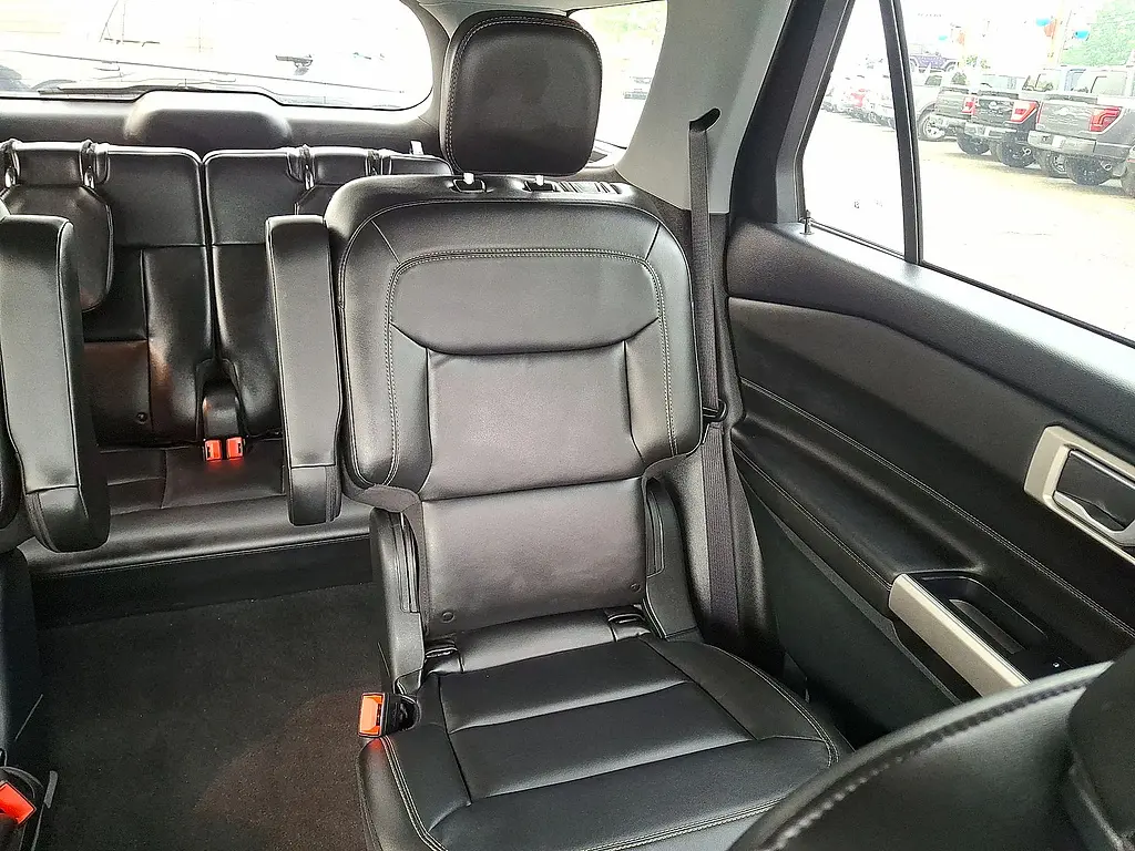 2023 Ford Explorer - $31,957