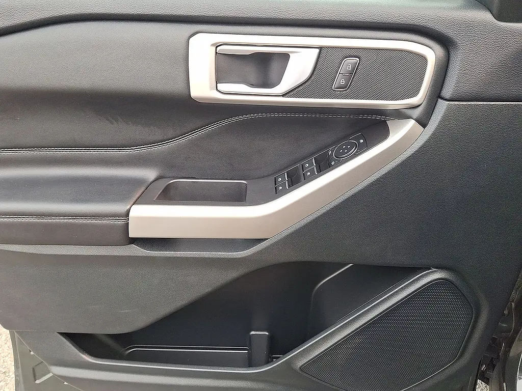2023 Ford Explorer - $31,957