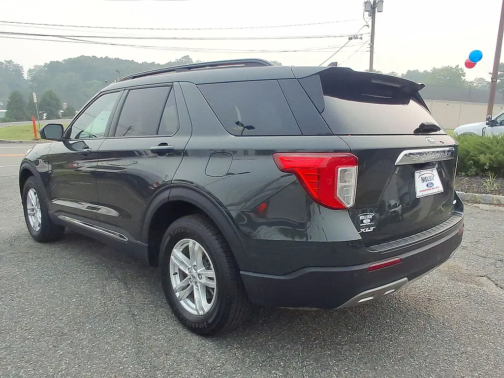 2023 Ford Explorer - $31,957