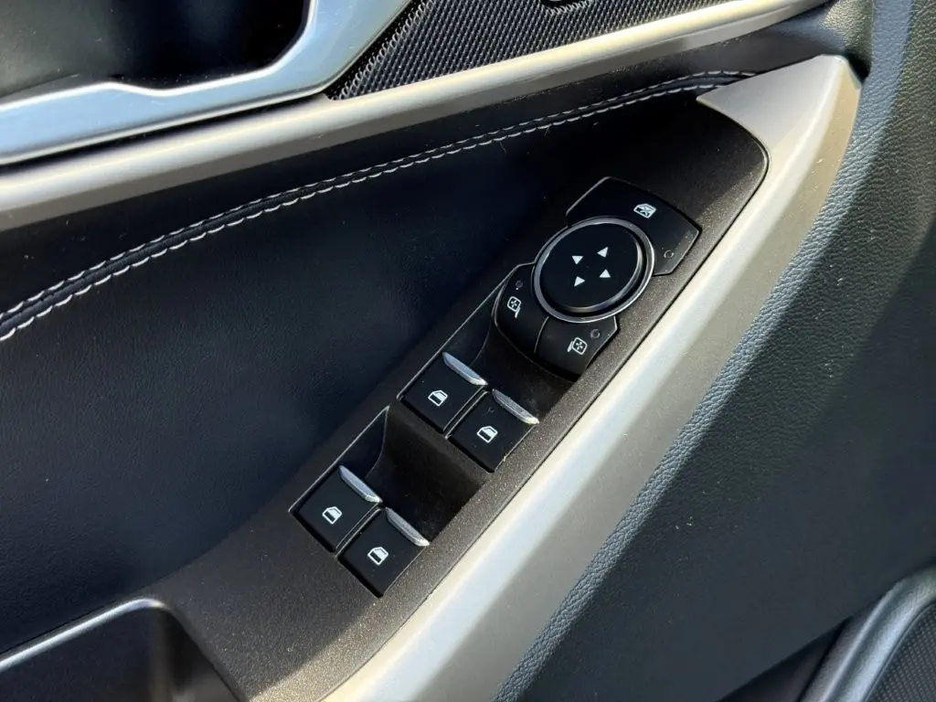 2023 Ford Explorer - $29,998