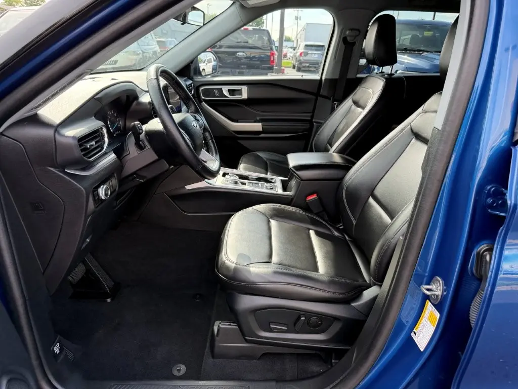 2023 Ford Explorer - $29,998