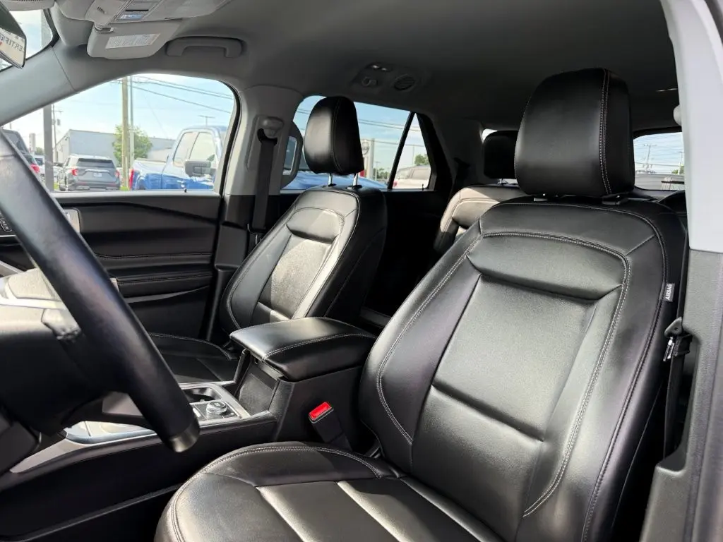 2023 Ford Explorer - $29,998