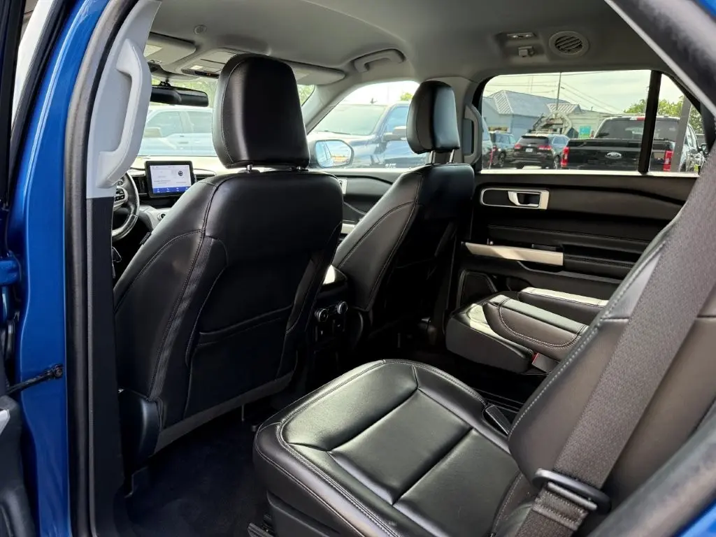 2023 Ford Explorer - $29,998