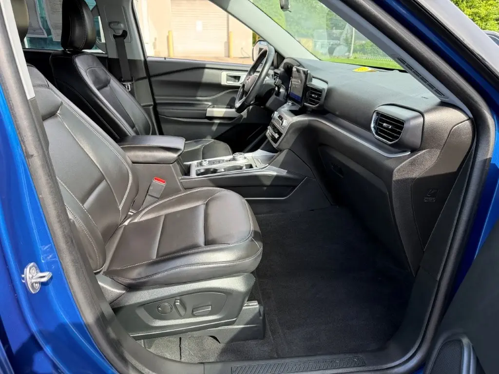 2023 Ford Explorer - $29,998