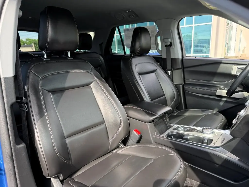2023 Ford Explorer - $29,998