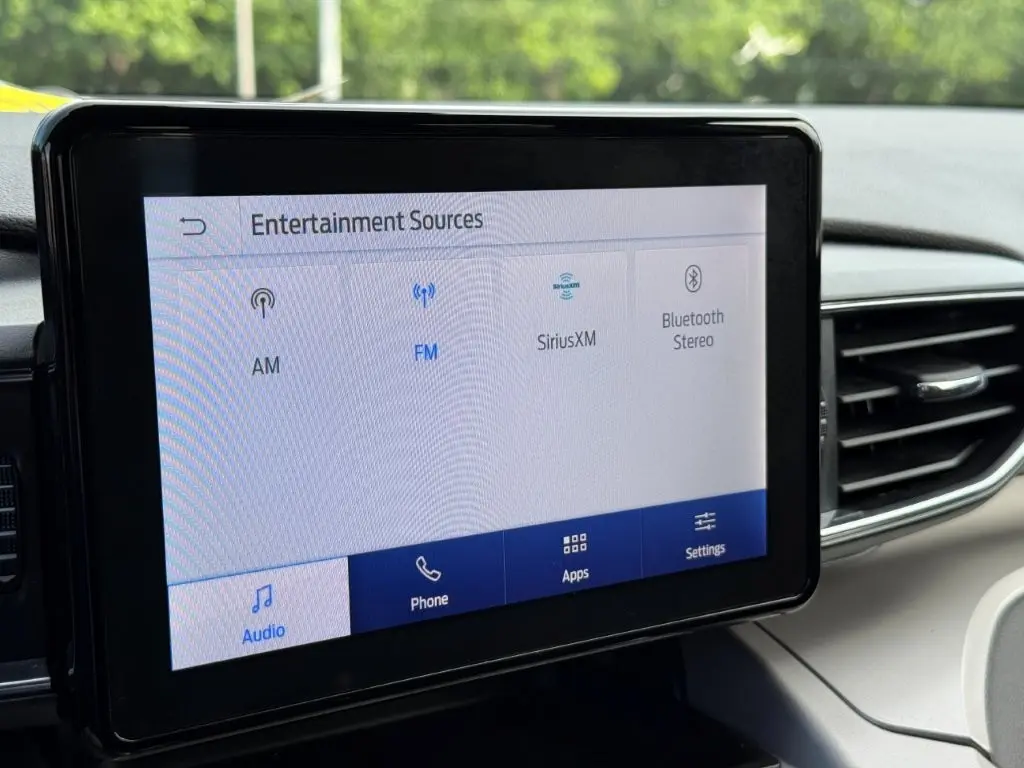 2023 Ford Explorer - $29,998