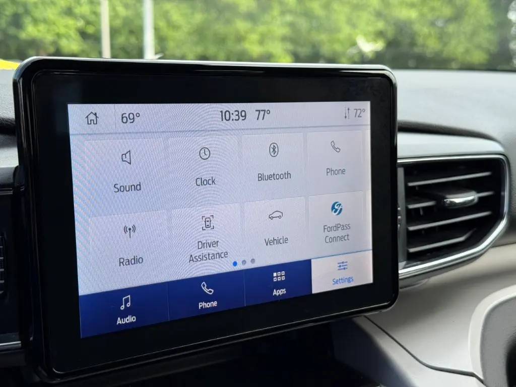 2023 Ford Explorer - $29,998