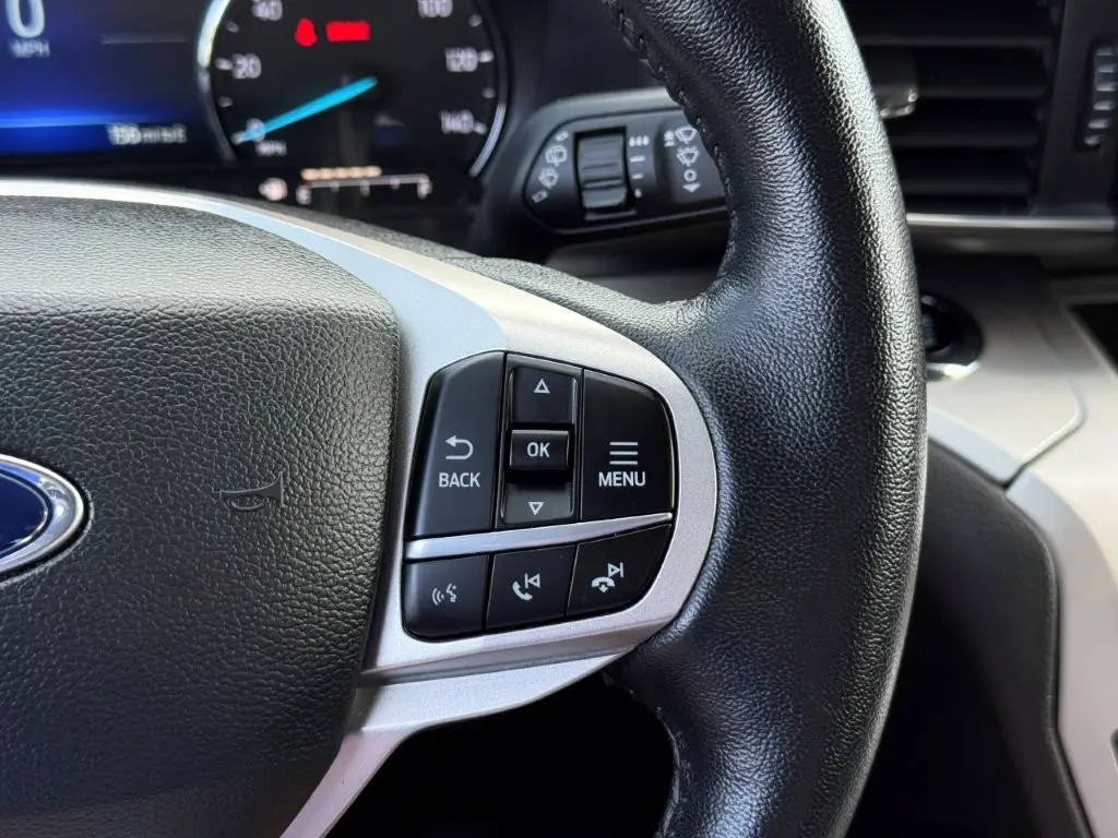 2023 Ford Explorer - $29,998