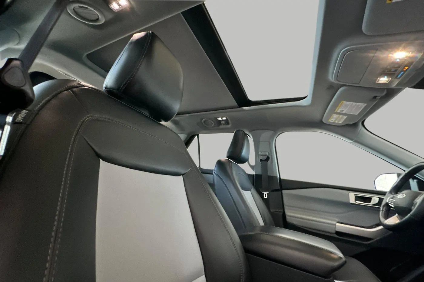 2023 Ford Explorer - $29,850