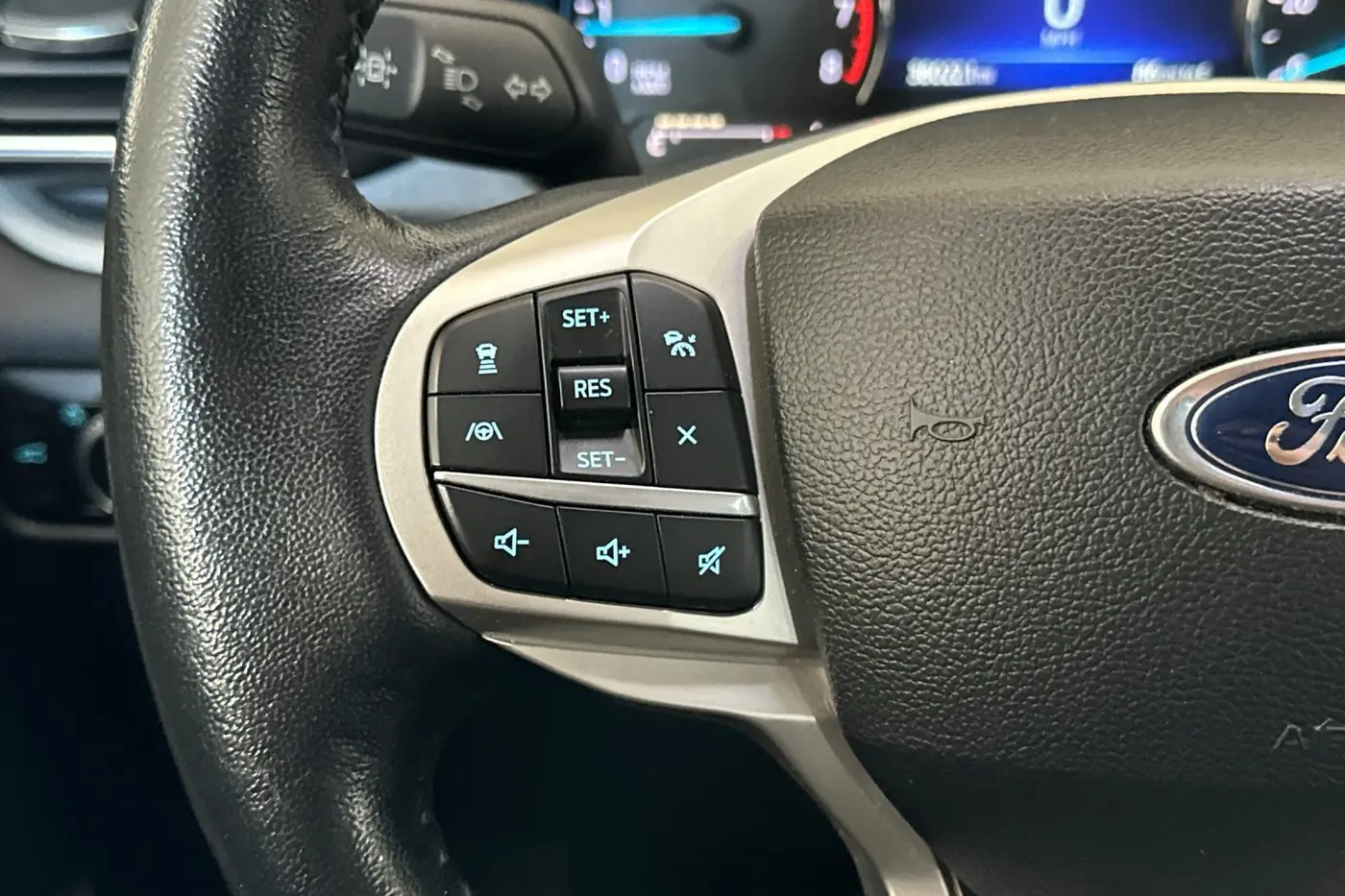 2023 Ford Explorer - $29,850