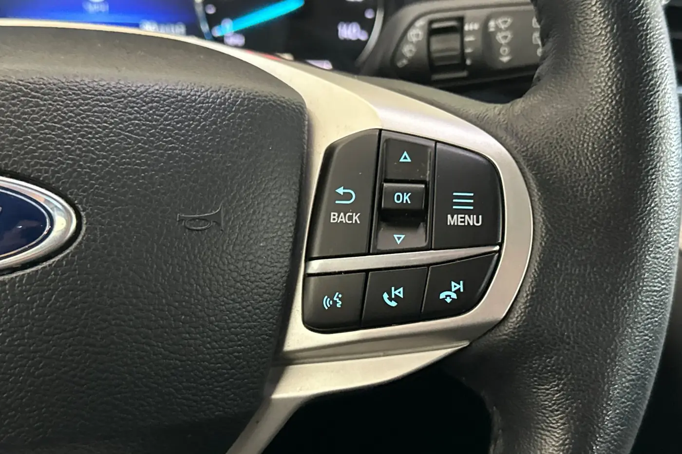 2023 Ford Explorer - $29,850