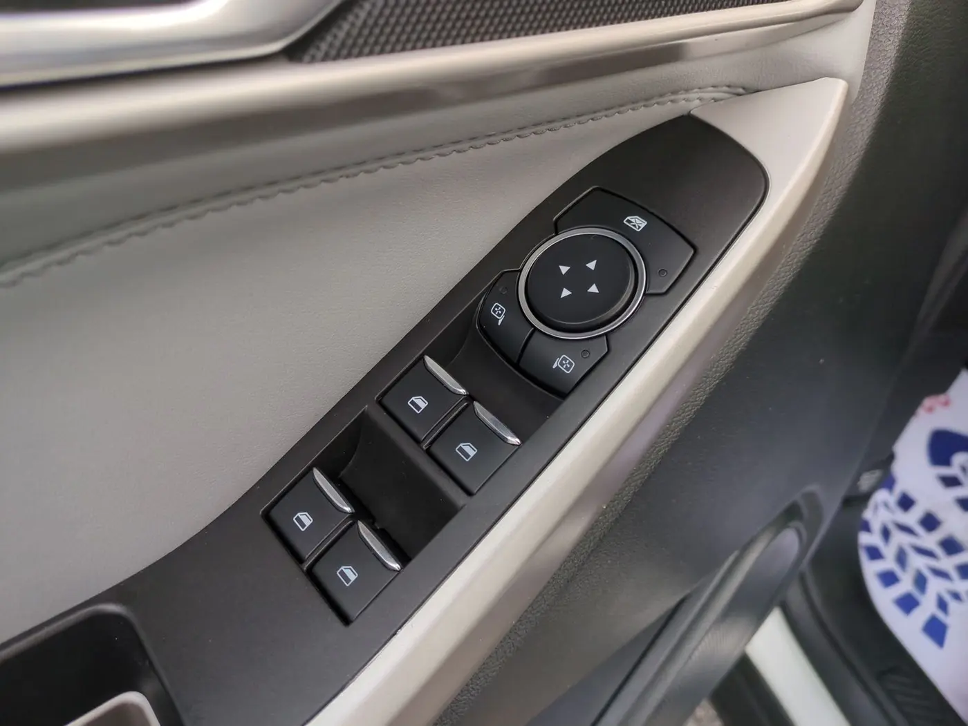 2023 Ford Explorer - $30,500