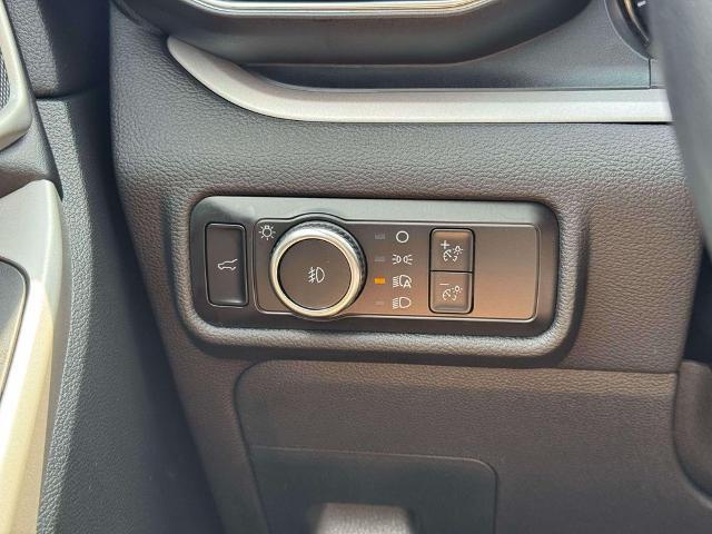 2023 Ford Explorer - $28,042