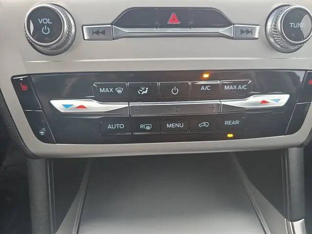 2023 Ford Explorer - $30,746