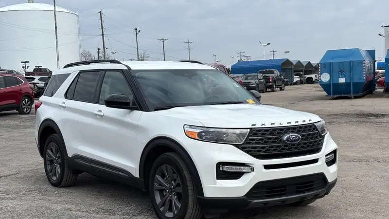 2023 Ford Explorer XLT