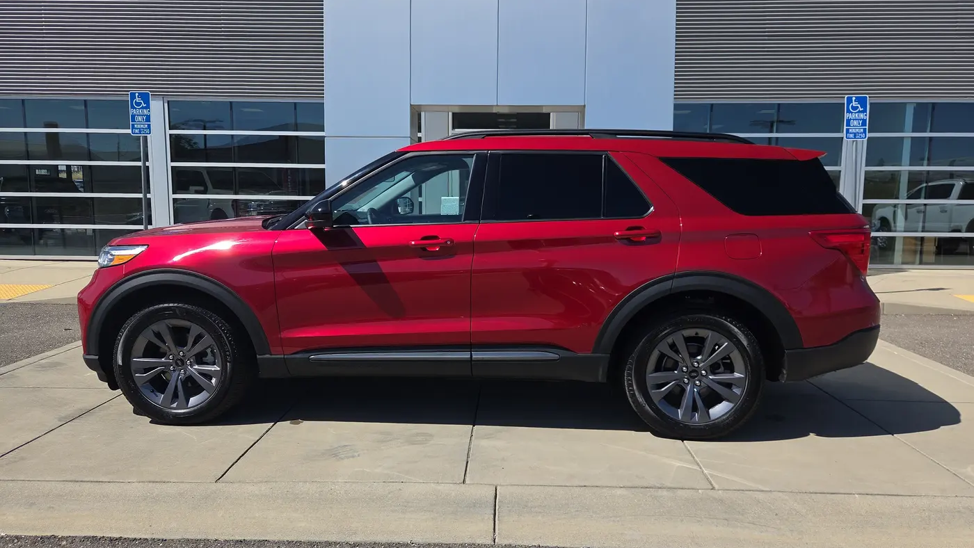 2024 Ford Explorer XLT