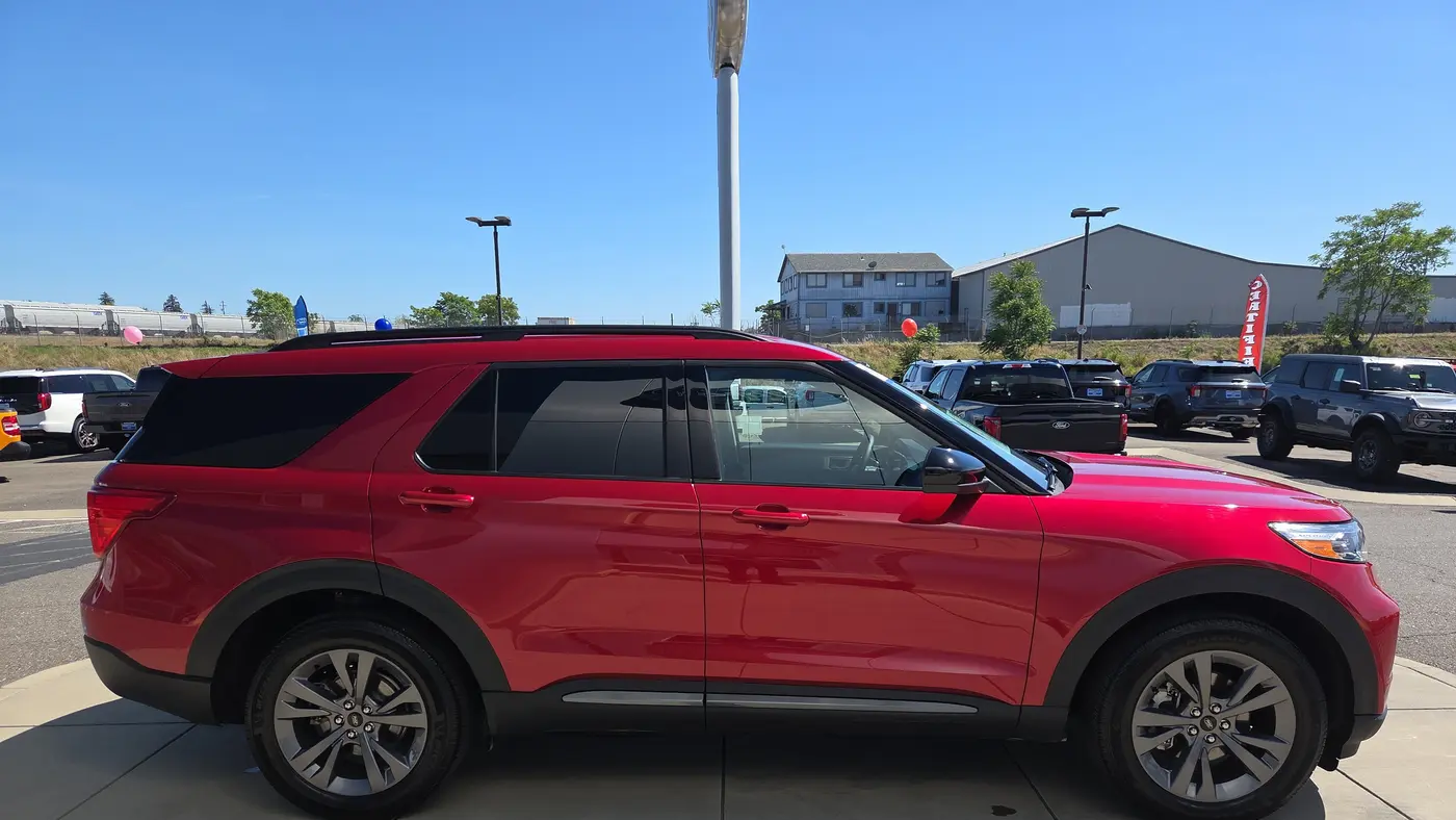 2024 Ford Explorer XLT